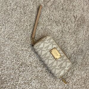 Michael Kors wristlet wallet